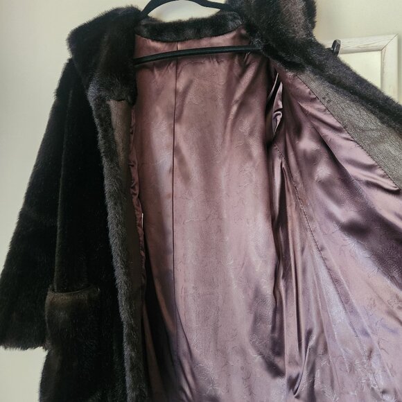 1960's Vintage Mincara Faux Fur Coat - Styled by Russel Taylor (Mint Condition) - Picture 3 of 6